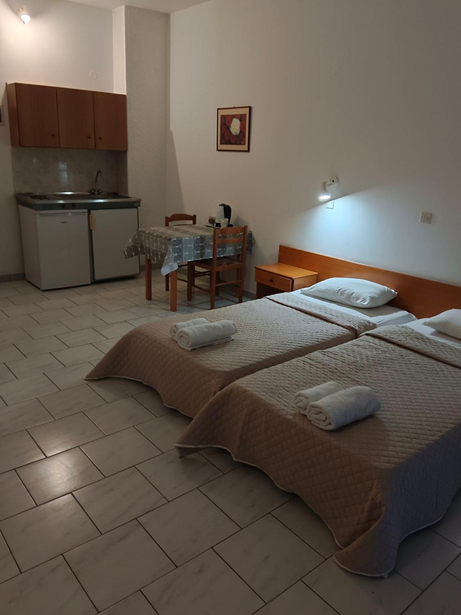 Pyrgos Hotel Apartments Kremastí Extérieur photo