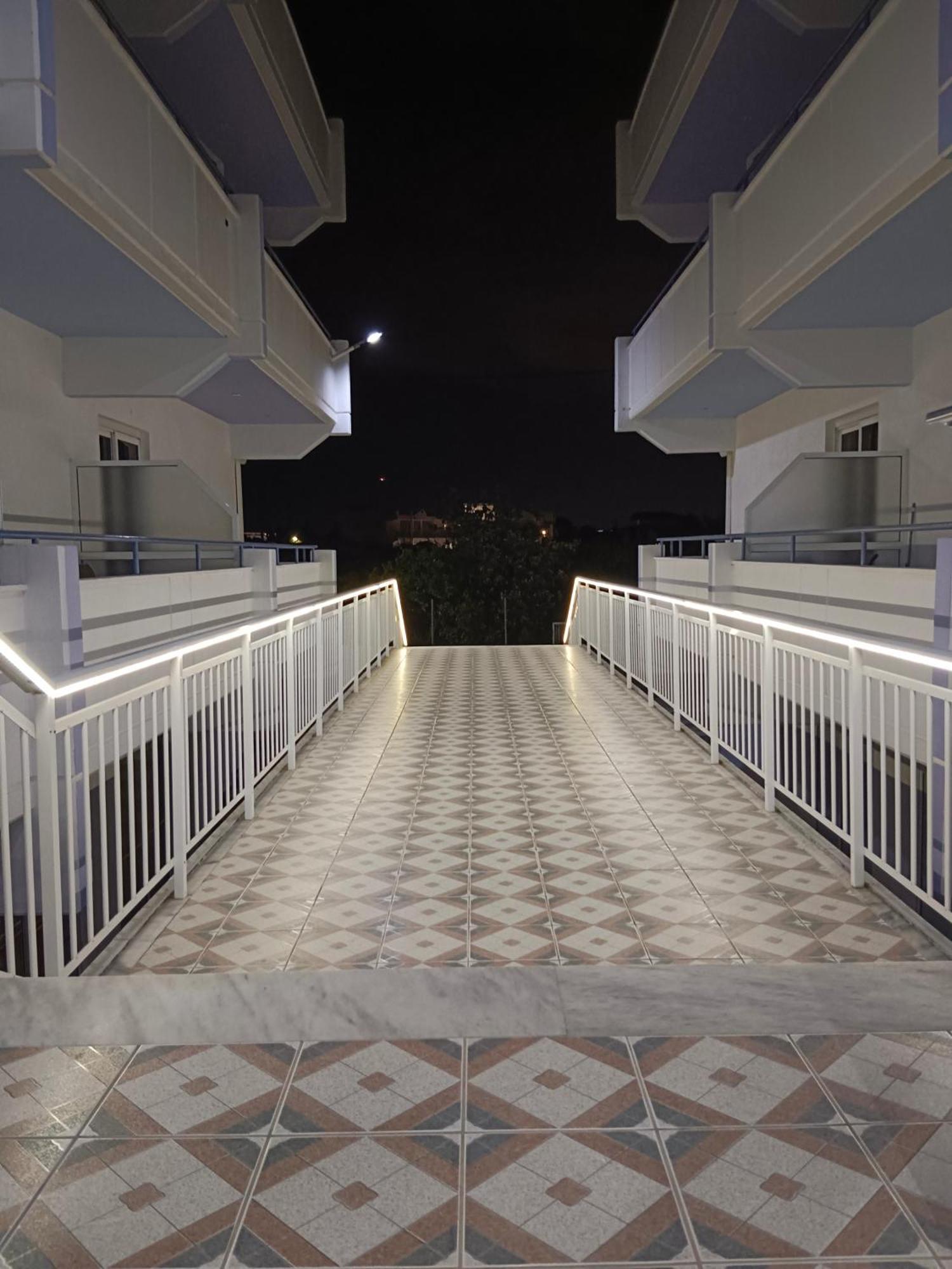 Pyrgos Hotel Apartments Kremastí Extérieur photo